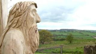Chainsaw sculpture