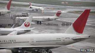 JAL planes