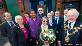 Naomi D'Oliveira and Shaun D'Oliveira join Rochdale councillors to unveil a Basil D'Oliveira plaque