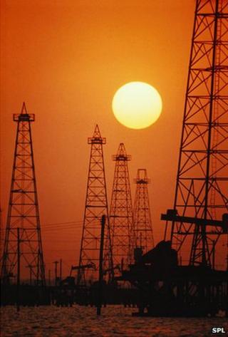 Oil rigs on US coast