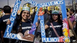 Greenpeace activists demonstrate in Mexico City on 4 June 2012