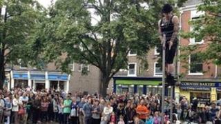 Rob Roy Collins performing in Kings Square, York
