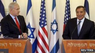 Israel's Prime Minister Benjamin Netanyahu listens to US Secretary of Defence Leon Panetta in Jerusalem 1 August 2012