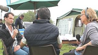 Dafydd a Caryl yn holi Matthew Rhys fore Iau
