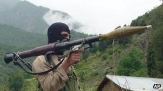 Taliban militant in Pakistan close to Afghan border