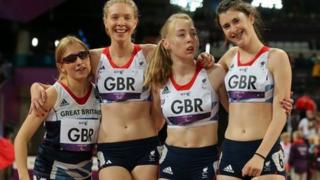 Jenny Mcloughlin, Katrina Hart, Olivia Breen a Bethany Woodward enillodd fedal efydd yn y ras 4x100m