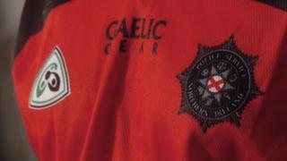 PSNI gaelic top
