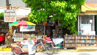 Nanie Guanlao's library
