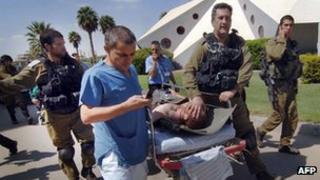 Injured Israeli soldier after clash with militants near Egyptian border (21/09/12)