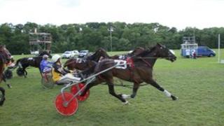 Rhys Evans a Home Habana yn ennill prif ras rasus Appleby ym mis Mehefin 2012