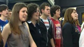 Côr Hŷn Ysgol Glanaethwy