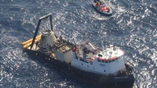 Spacex capsule in Pacific Ocean
