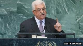 Mahmoud Abbas caresses the UN General Assembly (27 September 2012)
