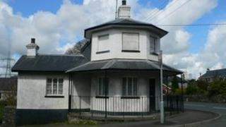 Y tollty yn Llanfairwpll