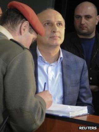 Police register former Georgian Prime Minister Vano Merabishvili for questioning in Tbilisi, 1 December