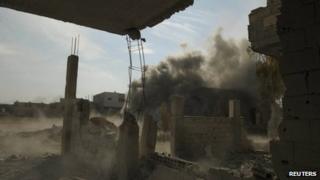 An image purportedly showing the impact of a tank shell in the Damascus suburb of Darayya (17 December 2012)