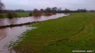 flood teme river defences worcestershire forecast rain heavy issued stanford warning caption bridge been