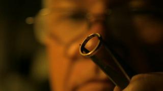 Pawnbroker holding ring