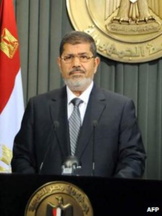 Mohamed Morsi giving a televised speech on December 26