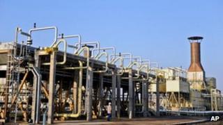 Fahmideh gas refinery and storage facility is seen outside the central city of Qom, Iran, 5 January 2012