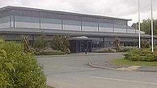 Ffatri Shimizu Industry UK yn Y Trallwng