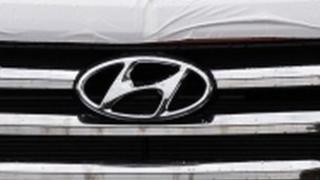 Grill on front of Hyundai car