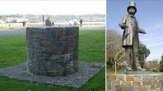 Safle'r cerflun gwreiddiol ger marina Neyland