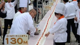 World's longest roll cake