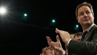 Y Dirprwy Brif Weinidog Nick Clegg yng nghynhadledd y Democratiaid Rhyddfrydol yn Brighton