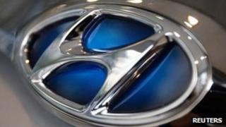 Hyundai badge