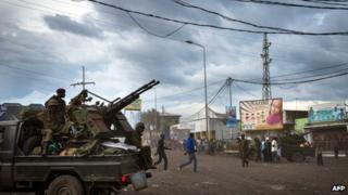 Government troops fight rebels in eastern DR Congo - 18November 2012