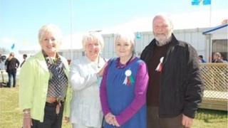 Ann Pash, Margaret Rhys, Helen a Des Davies