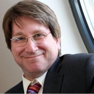 Yr athro Malcolm Mason