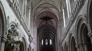Bayeux Cathedral - interior