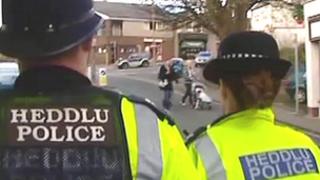 Swyddogion heddlu