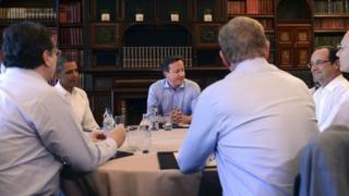 G8 leaders around table