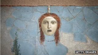 Фрагмент большой фрески на выставке «Жизнь и смерть в Помпеях и Геркулануме»