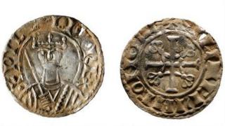 Front and back view of coin