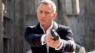 Дэниел Крейг в роли Джеймса Бонда в Skyfall