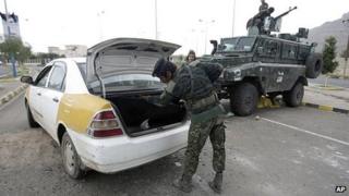 Car searched near US embassy in Sanaa. 6 Aug 2013