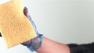 Cleaner using sponge
