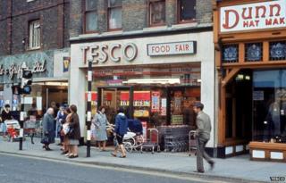 Магазин Tesco, изображенный в 1960-х / 70-х годах
