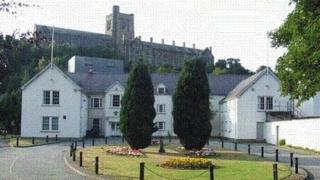 Llys yr Esgob, Bangor
