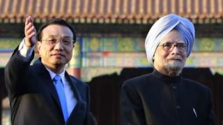 Premier Li Keqiang and his Indian counterpart Manmohan Singh have backed stronger bilateral ties