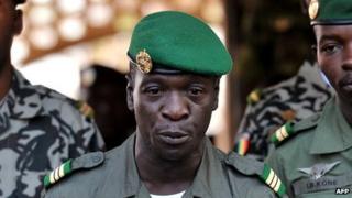 Malian coup leader Capt Amadou Sanogo address troops on 3 April 2012