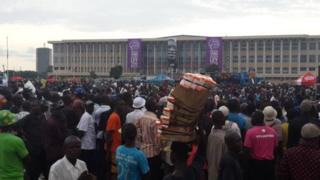 Crowds outside parliament in Kinshasa for Tabu Ley's memorial service