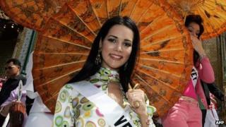 Monica Spear visits the Grand Royal Palace in Bangkok, 11 May 2005