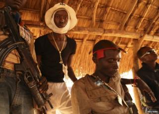 Christian vigilantes rest in Bangui's Ouengo district, 12 January