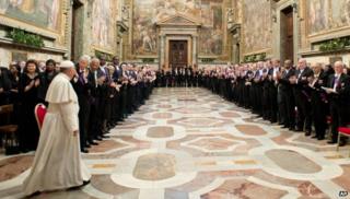 Папа Франциск встречается с послами в Святом Престоле в Ватикане в понедельник 13 января