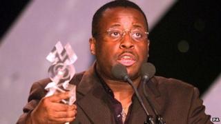 Ronny Jordan collects a Mobo award in 2000